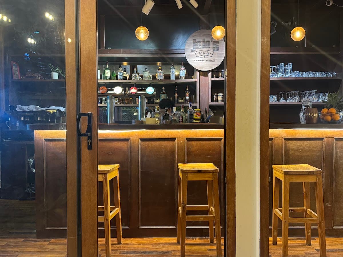 Jojo's Pub — photo by Suzie