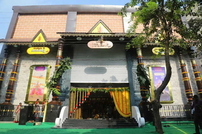 Kancheepuram Varamahalakshmi Silks - Guntur — photo by Kancheepuram Varamahalakshmi Silks - Guntur