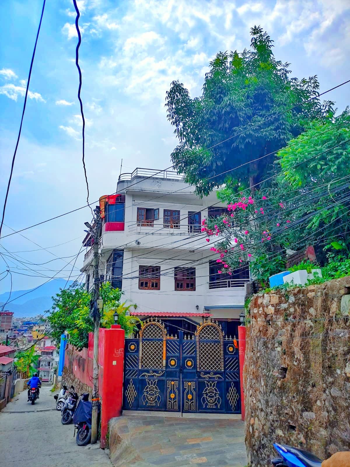 KIKI GIRLS HOSTEL (BLOCK A). — photo by KIKI GIRLS HOSTEL (BLOCK A)