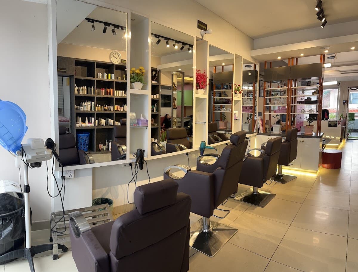 Krish P Beauty Studio — photo by Kajal Giri