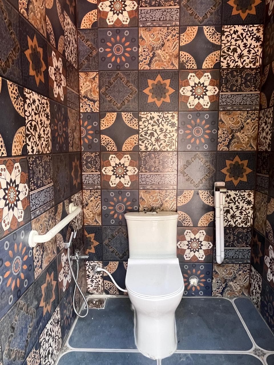 Loo Cafe — photo by saiteja duddela