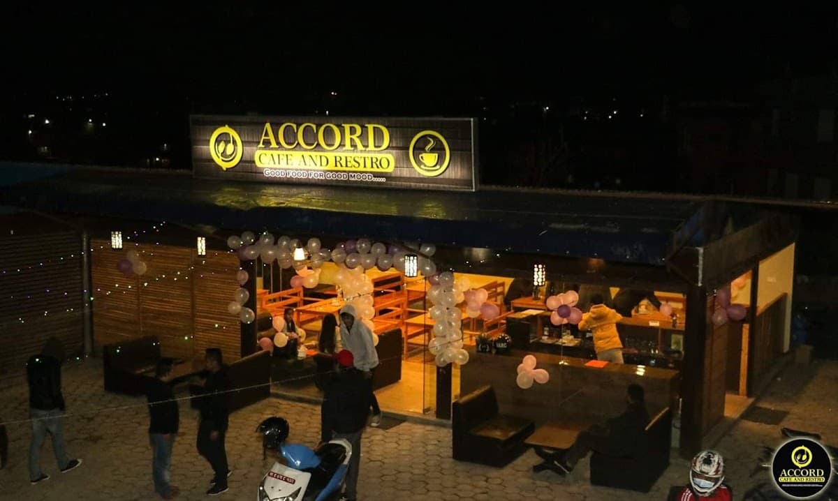 LUMANTI NEWARI HOTEL AND SNOOKER — photo by Accord Cafe and snooker house