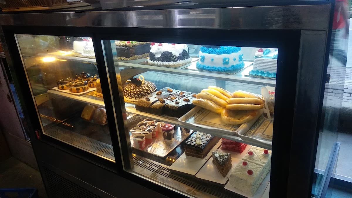 Manakamana bakery cafe — photo by Bishowvijaya Pandey (The One Man Community)