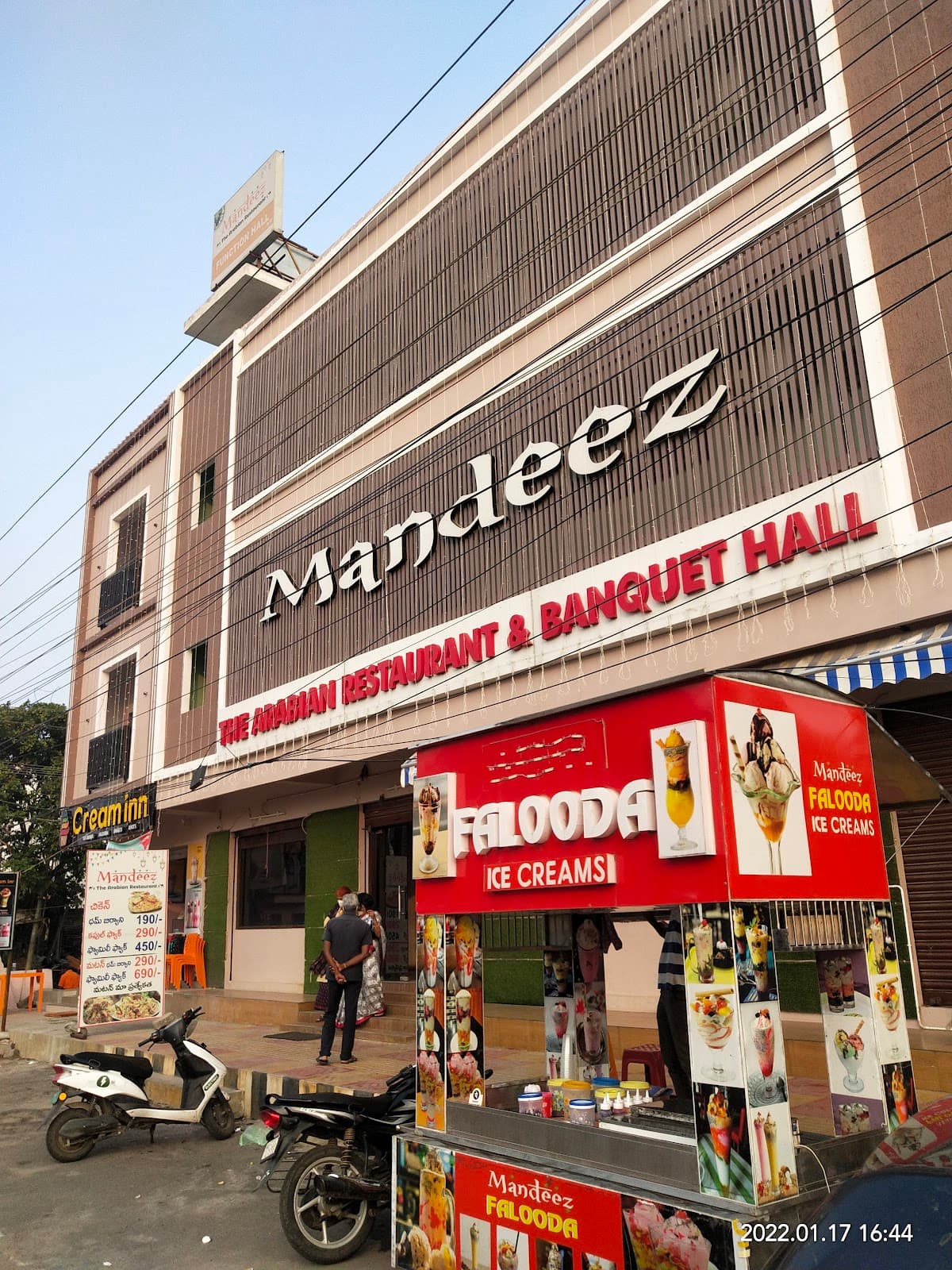 Mandeez Arabian Restaurant in Bhavanipuram — photo by Chandan Injeti