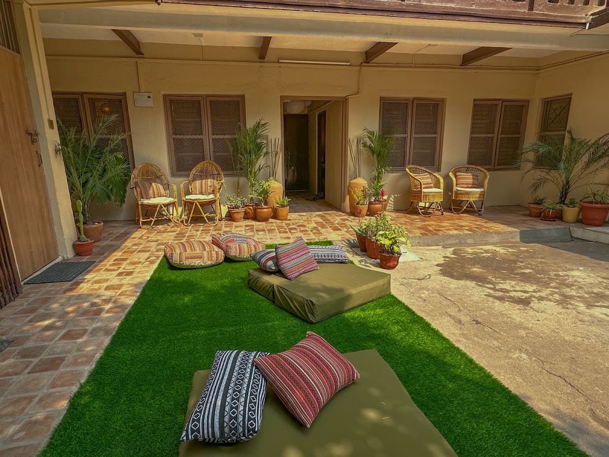 Melo Pomelo - The Courtyard — photo by Melo Pomelo - The Courtyard