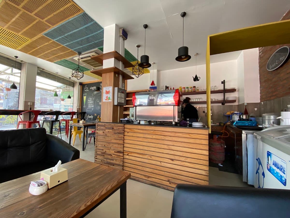 Melody Mug Cafe — photo by Clinton Weaver