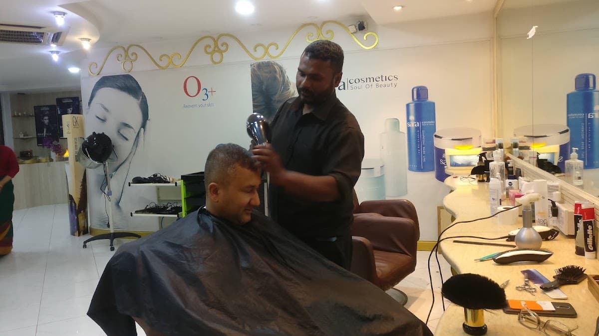 Midas Day Spa~salon — photo by Ashish Anand