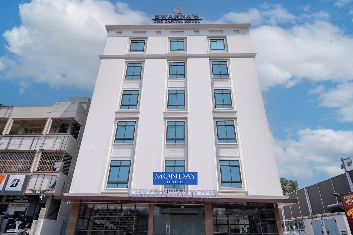 Monday Hotel Swarnas the capital Vijayawada — photo by Monday Hotel Swarnas the capital