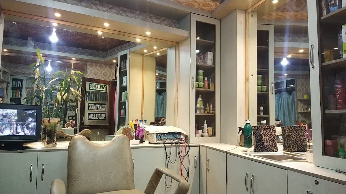 Nanda Beauty Parlor and Cosmetic fancy store — photo by Mina Shrestha