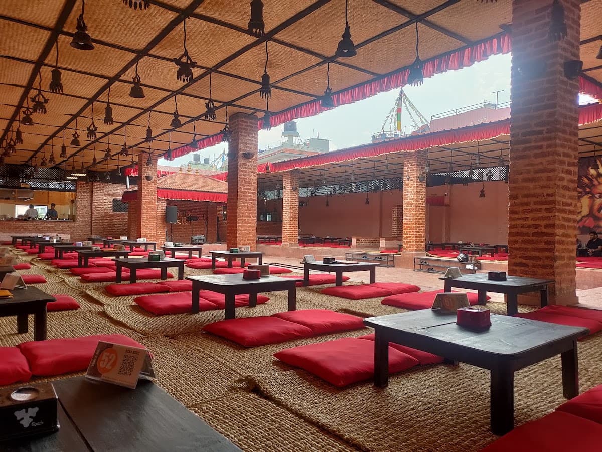 Newa Ghasa - Maharajgunj — photo by Dhruba