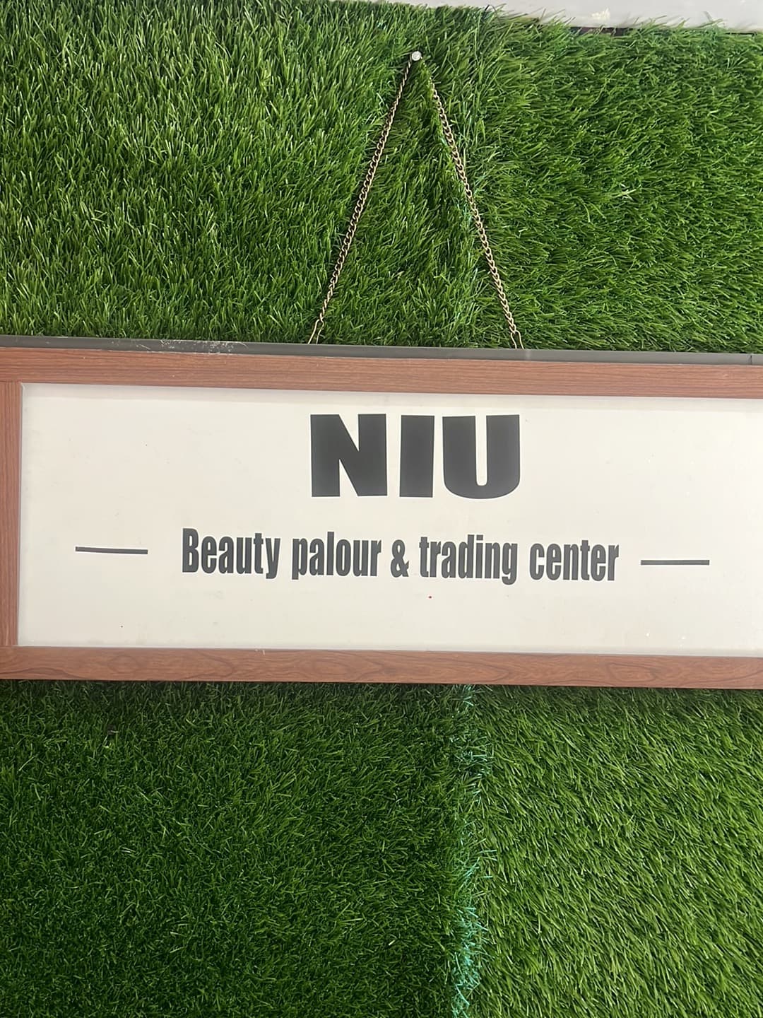 Niu beauty parlour $ trading center — photo by Neeraj Dhakal