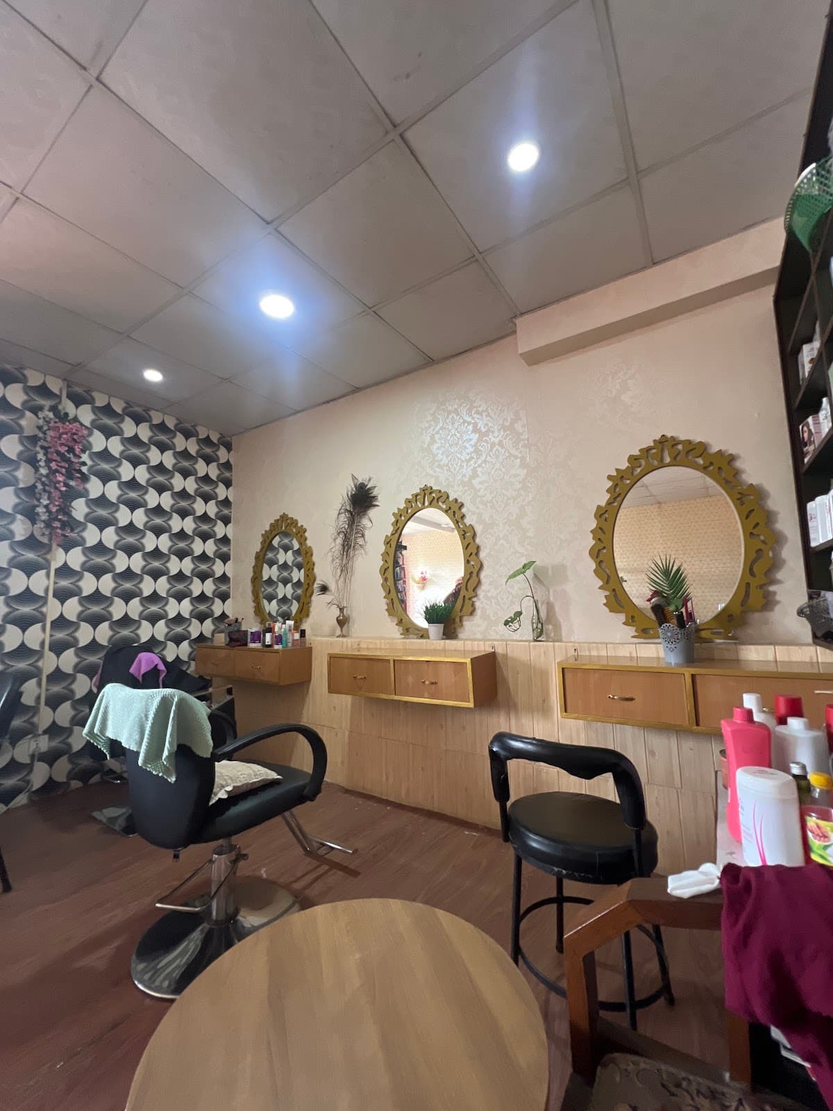 Pal pal beauty parlour and training center — photo by Pal pal beauty parlour and training center