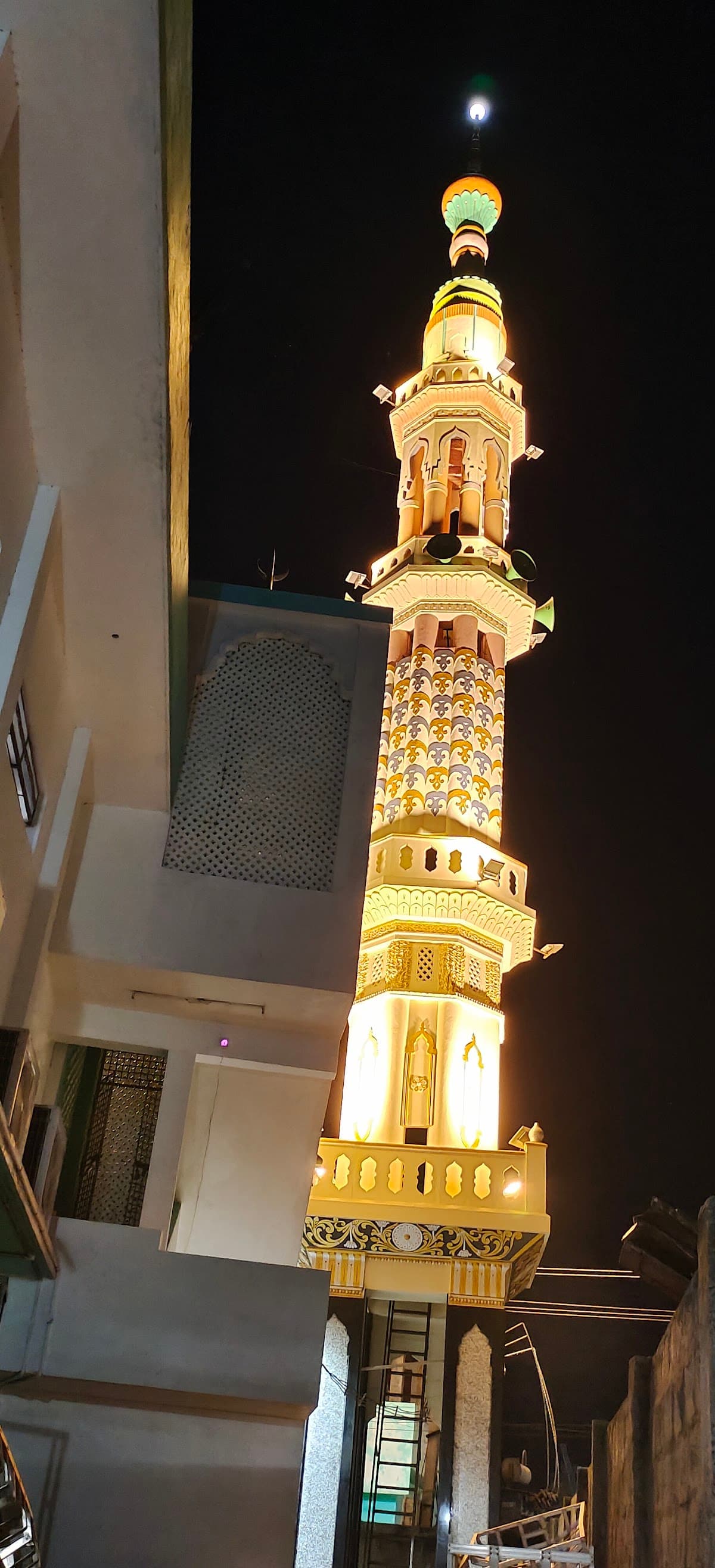 REHMAT MASJID — photo by Musafir Quotes