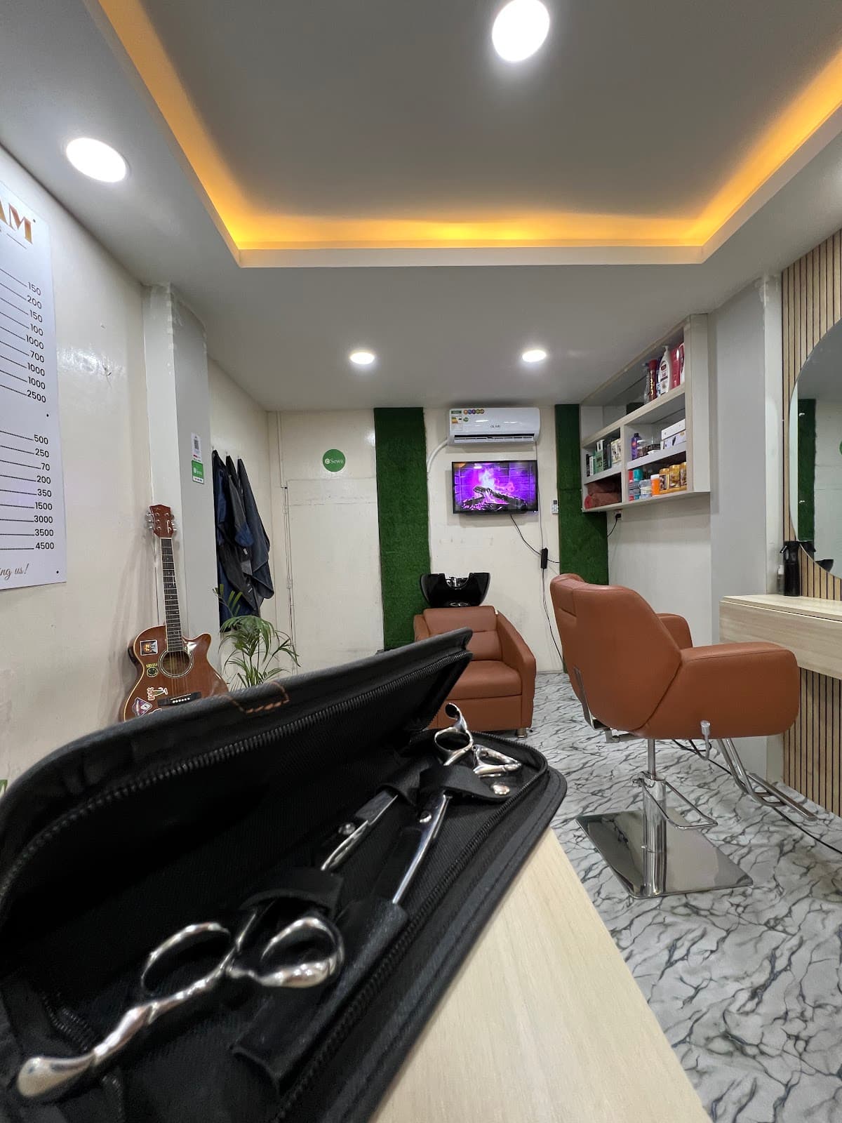 Sangambarber shop — photo by Sangambarbershop