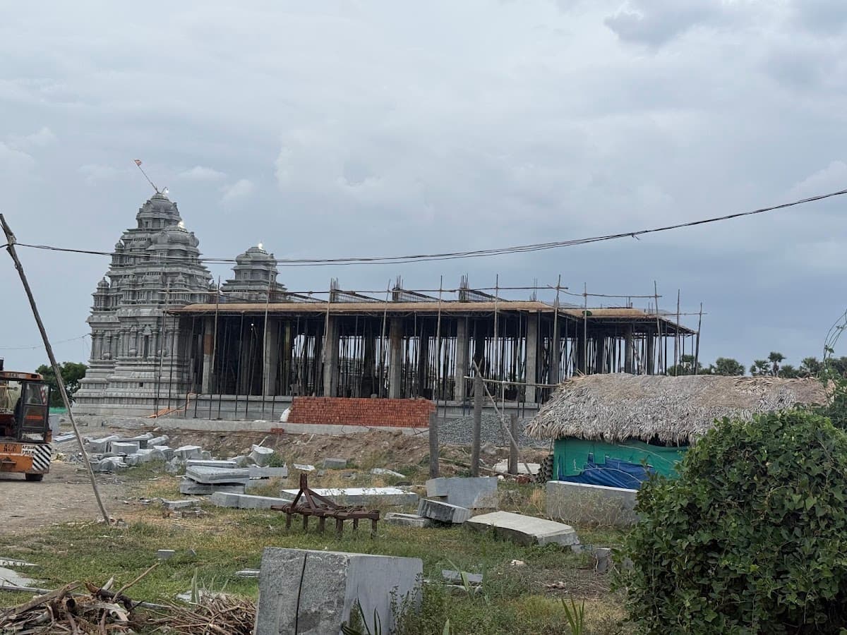 SRI MAHA THRIPURASUNDARI SAMETHA CHANDRAMULESWAR SWAMI DEVASTHANAMU — photo by kasamaneni saiteja
