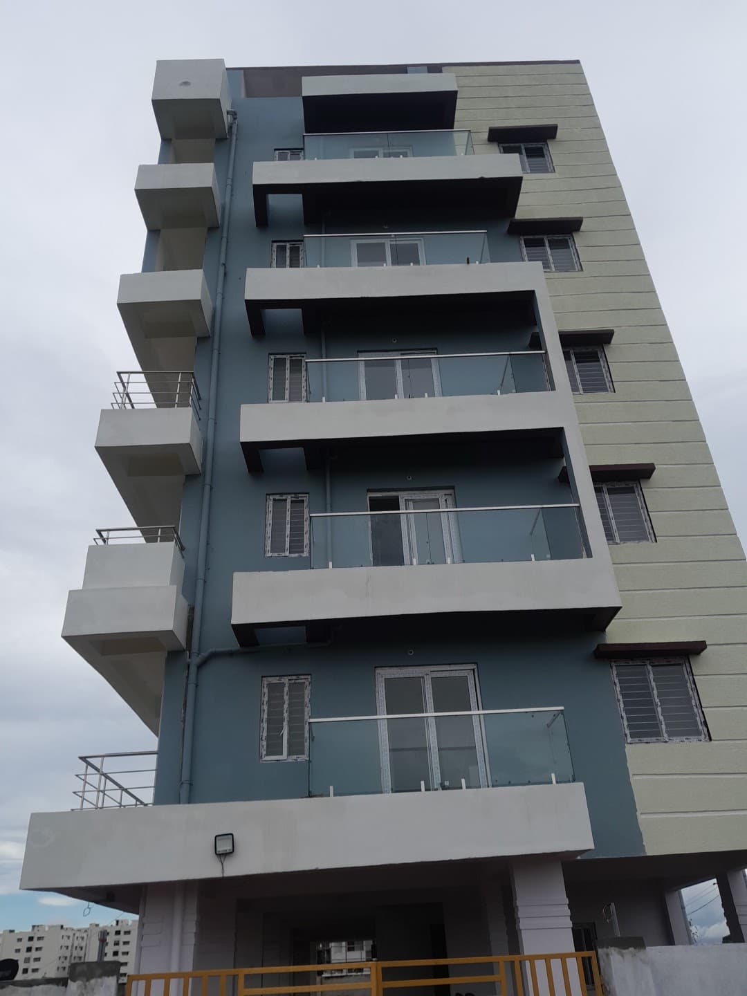 Sri sainilayam Apartment — photo by Mahesh Pappu