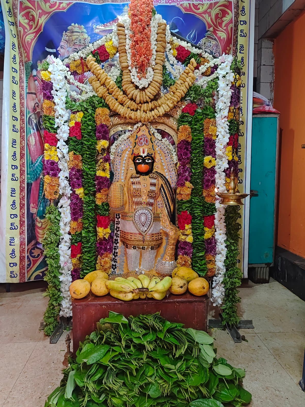 Suvacchala Sametha Abhaya Anjaneya Swamy Vari Devasthanamu — photo by Kasi Bobby