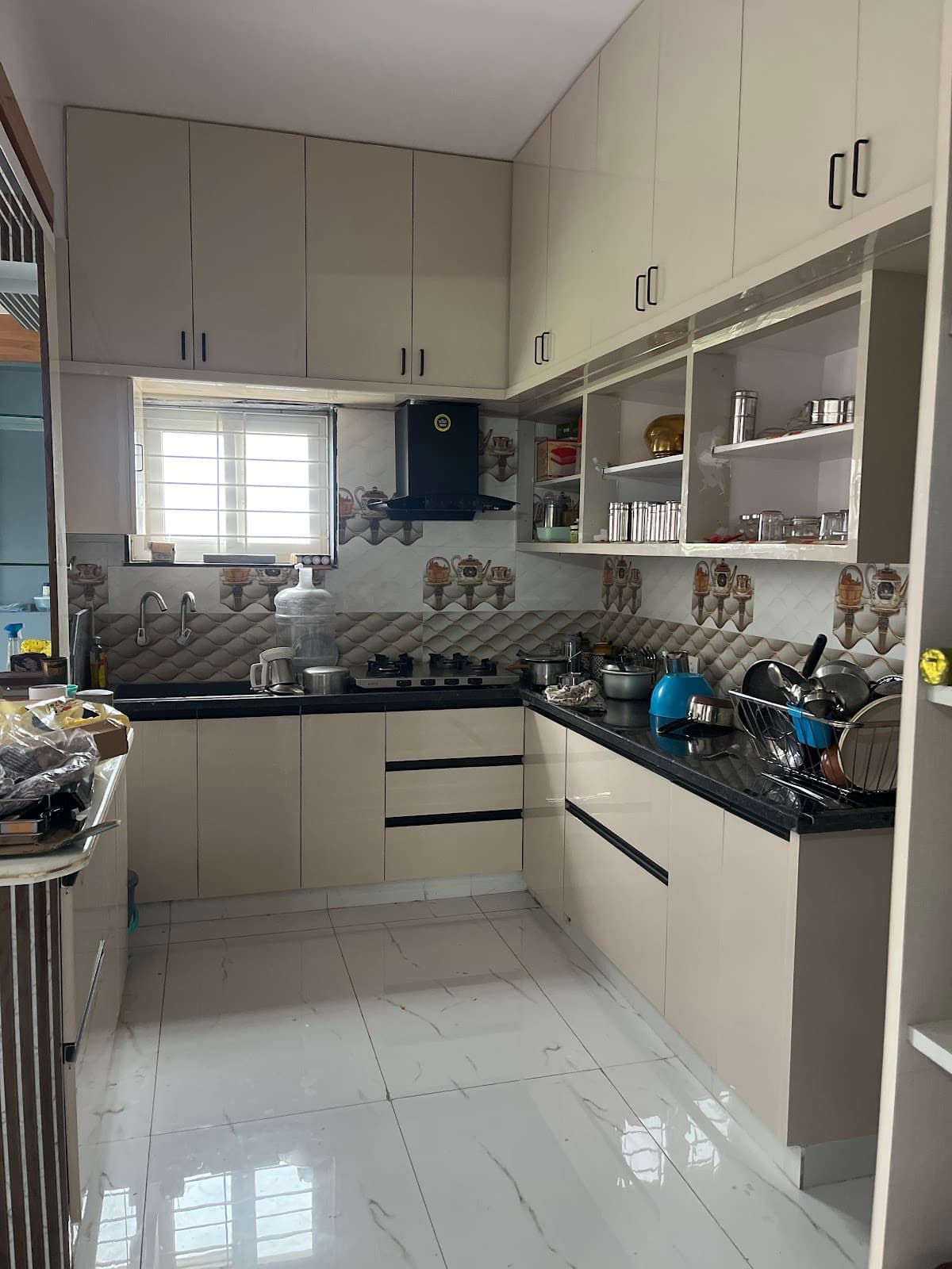 SVK KITCHEN DESIGNS (ELLICA CHIMNEY) — photo by Mallikarjuna Rao Modugula