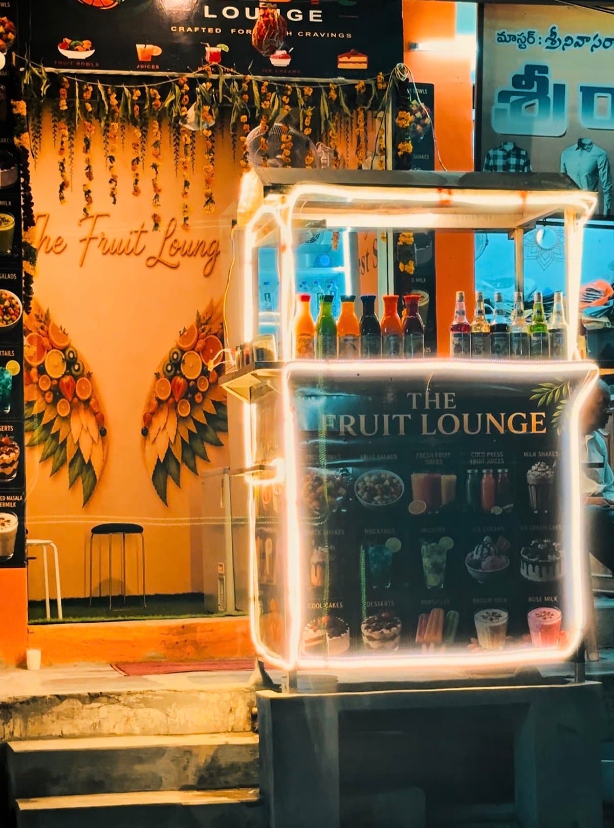 THE FRUIT LOUNGE — photo by THE FRUIT LOUNGE