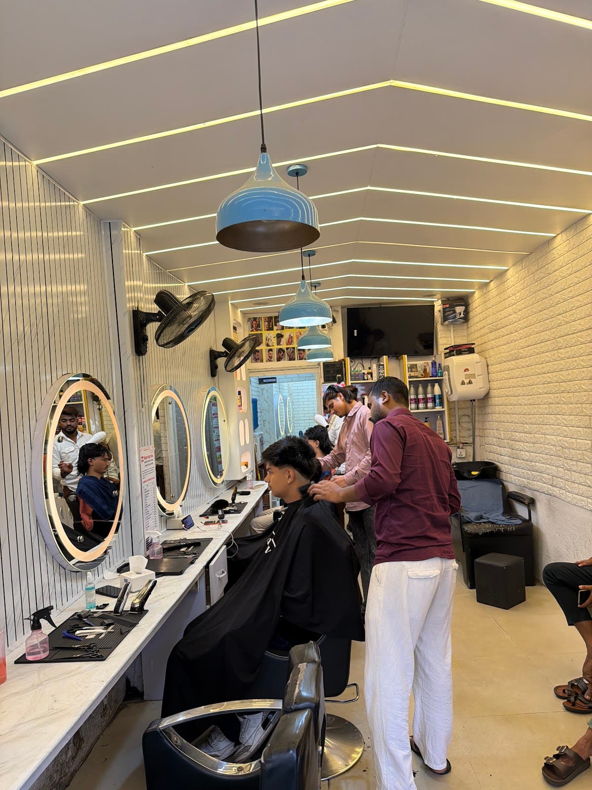 THE NEYAZ SALON — photo by Nischal Tamang