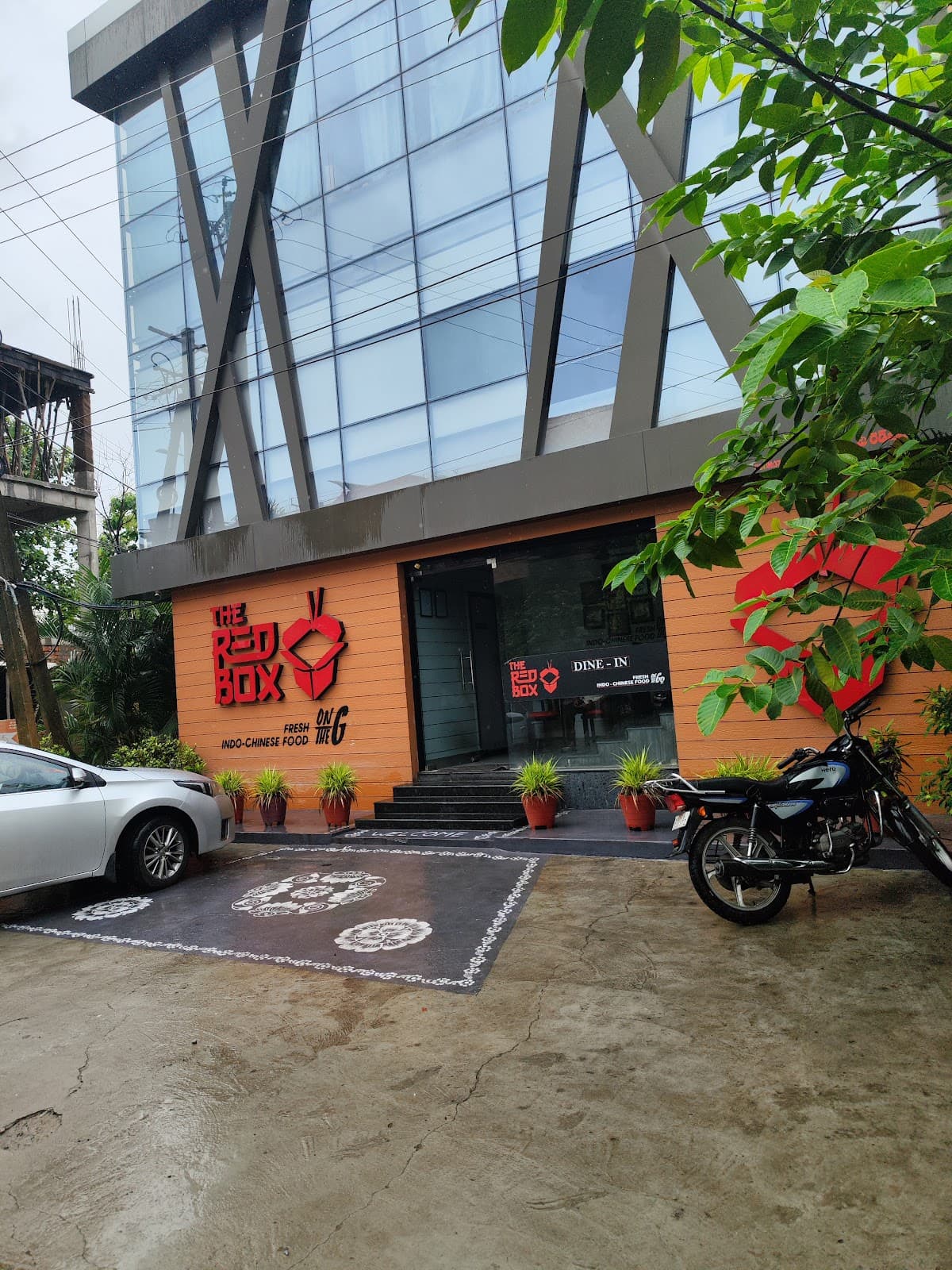 The Red Box - Vijaywada — photo by Bvsk Guptha