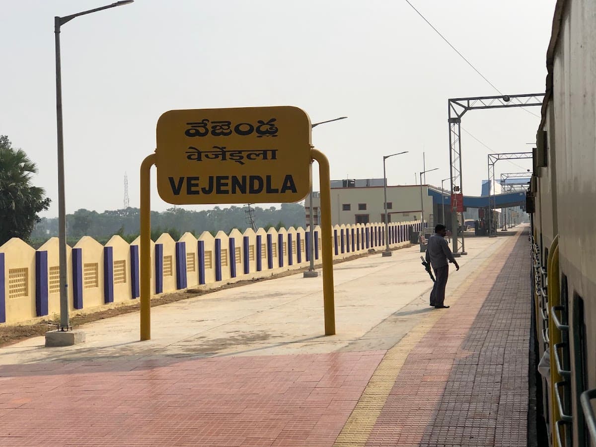 Vejandla — photo by SOUTH COAST RAILWAYS S.Co.R