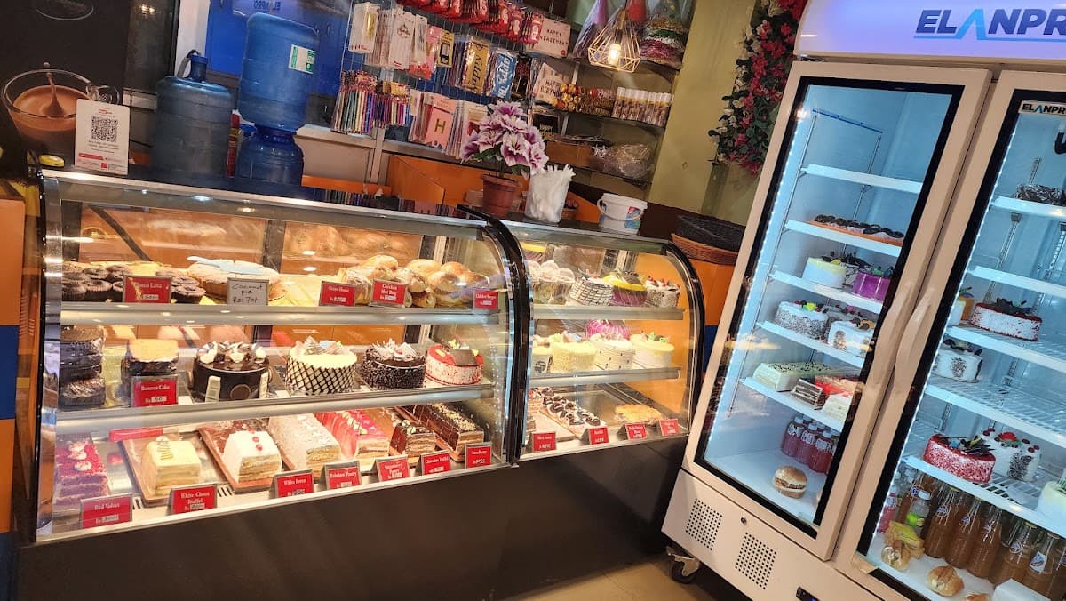 Welcome hot Bakery — photo by Baba Bakery